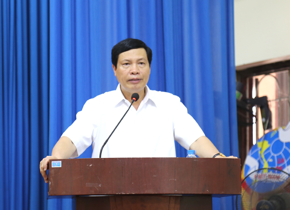 Đồng chí Nguyễn Đức Long, Phó Bí thư Tỉnh ủy, Chủ tịch UBND tỉnh tiếp xúc cử tri TP Uông Bí.