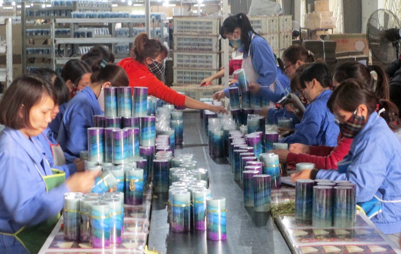 Công ty TNHH MTV Nến nghệ thuật AIDI Việt Nam (KCN Cái Lân) cũng có lao động nước ngoài vào làm việc.