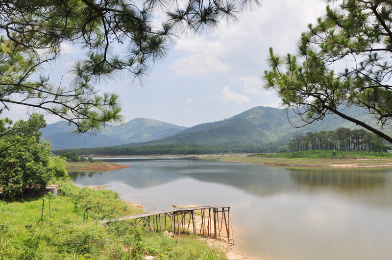 Cảnh đẹp hồ Yên Trung