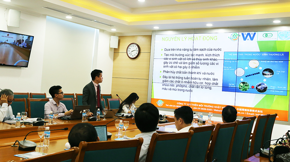 nghe Công ty CP Cải thiện môi trường Nhật Việt báo cáo đề xuất việc triển khai công nghệ xử lý môi trường nước bằng bột thiên nhiên bakture của Nhật Bản tại 4 hồ điều hòa trên địa bàn TP Hạ Long.