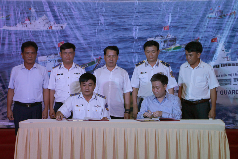 Lễ ký kết triển khai mô hình dân vận Cảnh sát biển đồng hành với ngư dân