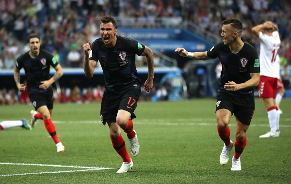 Croatia vào tứ kết với chiến thắng trên chấm luân lưu