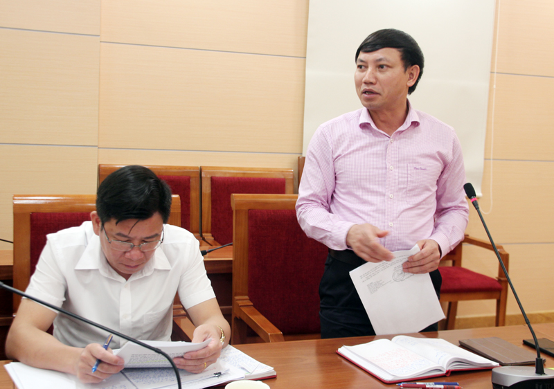 Đồng chí Nguyễn Xuân Ký, Ủy viên BTV Tỉnh ủy, Phó Chủ tịch Thường trực HĐND tỉnh chỉ đạo buổi thẩm tra