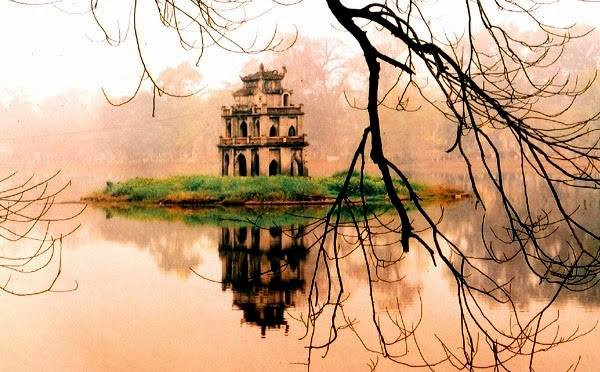 6 điểm đến hấp dẫn nhất Việt Nam do tạp chí du lịch Rough Guides (Anh) bầu chọn - ảnh 5Hồ Gươm, Hà Nội. Nguồn: vietair.tv