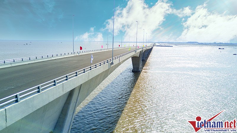 Cầu vượt biển Tân Vũ - Lạch Huyện