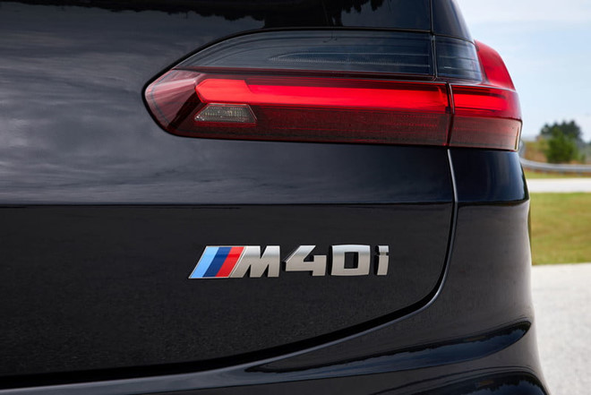 BMW X4 M40i đời mới nhất giá trên 60.000 USD.