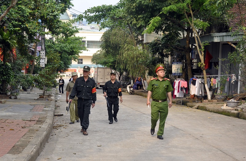 Công an huyện Bình Liêu phối hợp với lực lượng an ninh cơ sở tổ chức TTKS đảm bảo ANTT tại địa phương.