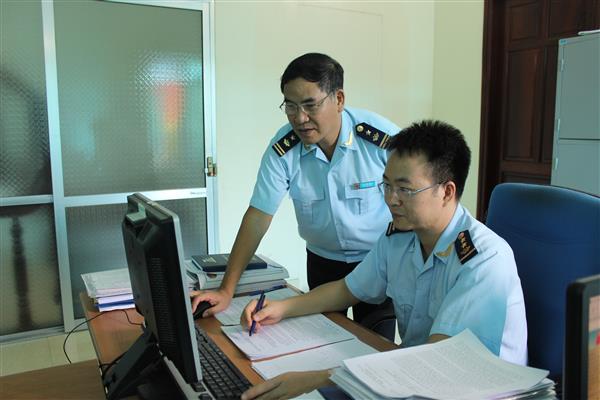 CBCC Chi cục Hải quan Thái Nguyên, Cục Hải quan Bắc Ninh trao đổi nghiệp vụ. Ảnh: T.Trang.