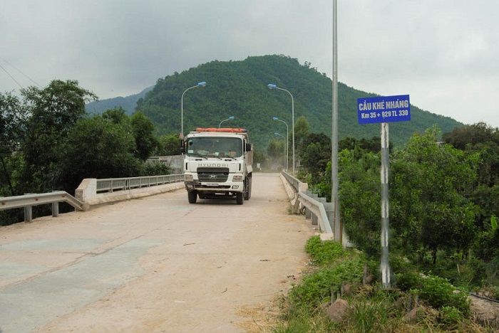 Cầu Khe Nháng (xã Thanh Lâm, huyện Ba Chẽ) đi vào sử dụng từ tháng 10/2015.