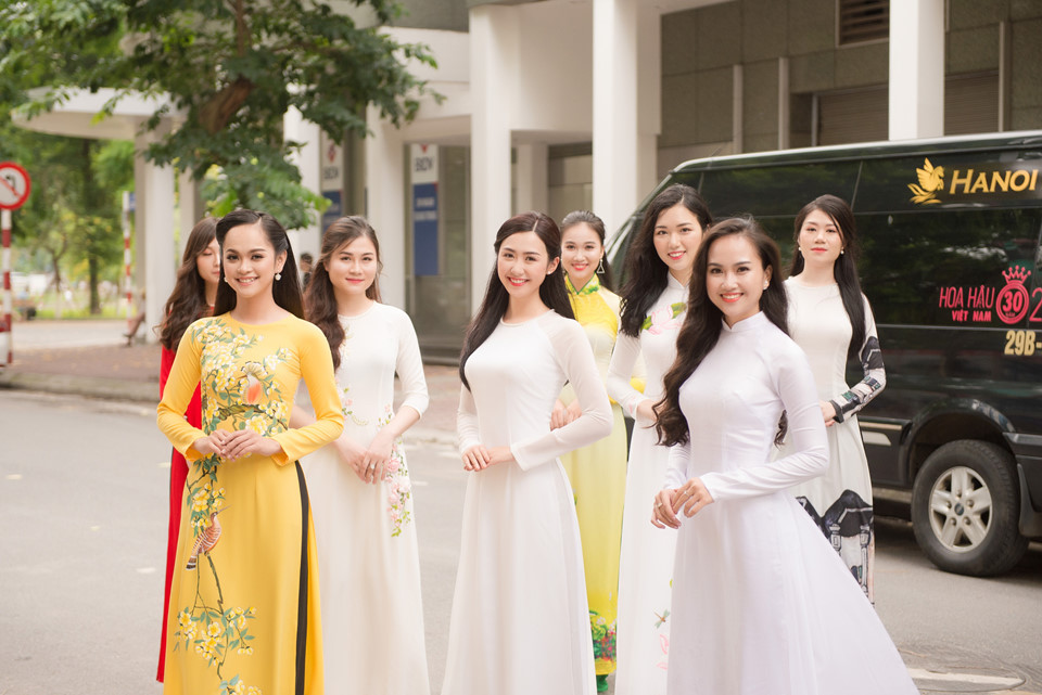 Một số thí sinh tham dự vòng sơ khảo khu vực phía Bắc. Chung khảo khu vực phía Bắc cuộc thi Hoa hậu Việt Nam tổ chức vào ngày 23/7, tại Cửa Lò.