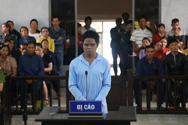 Bị cáo Y Nơn Hmok tại phiên tòa.