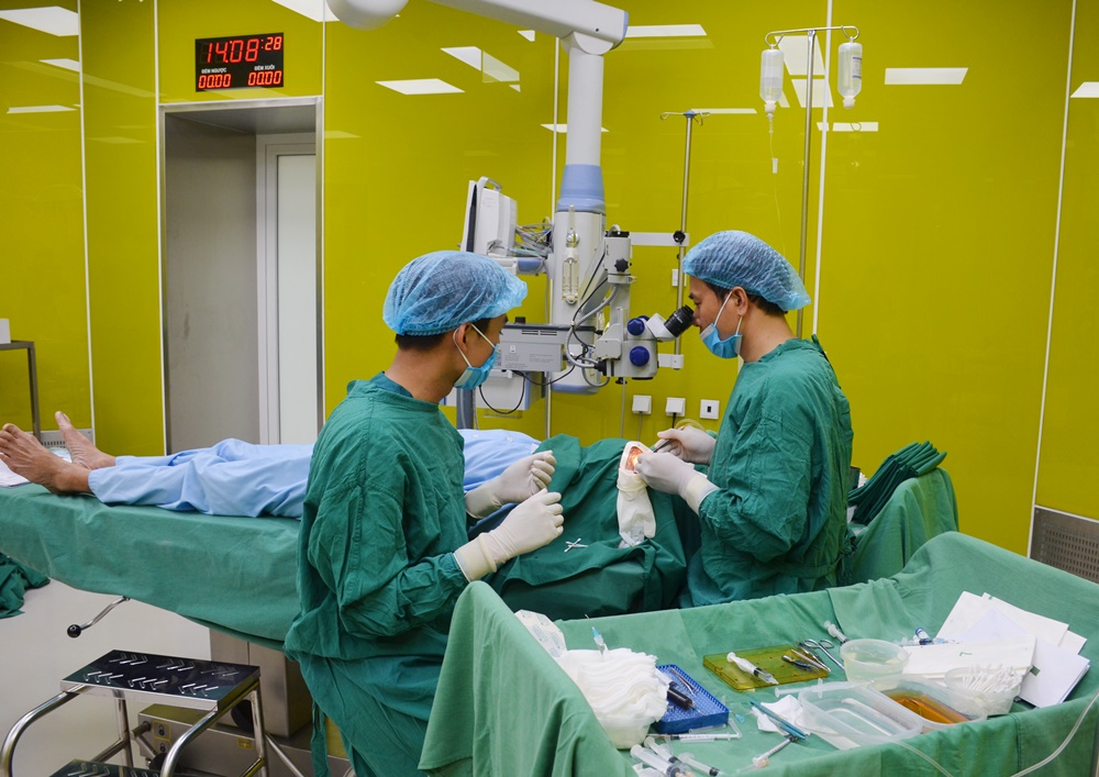 Phẫu thuật Phaco tại Trung tâm y tế TX Quảng Yên
