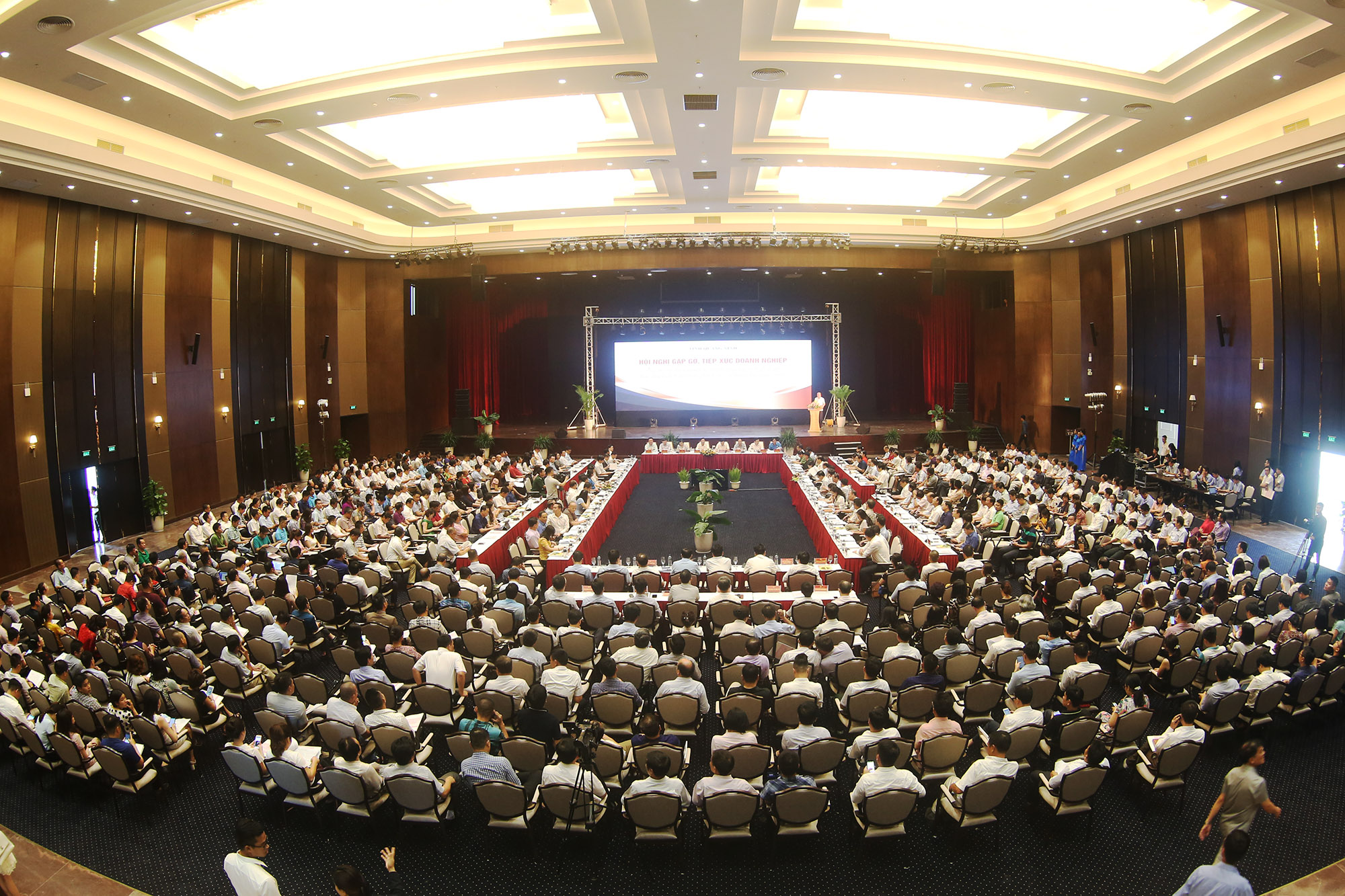 Tỉnh Quảng Ninh tổ chức Hội nghị gặp gỡ, tiếp xúc doanh nghiệp 6 tháng đầu năm, tháng 7/2018.