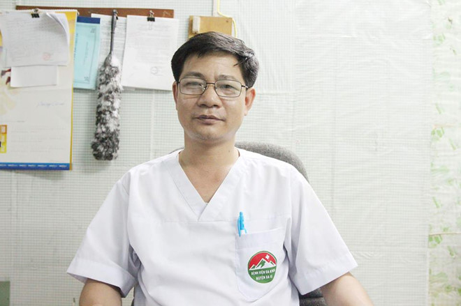 Ông Nguyễn Ngọc Vinh, Trưởng phòng Kế hoạch tổng hợp Bệnh viện Đa khoa huyện Ba Vì (Hà Nội) xác nhận sự việc trao nhầm trẻ sơ sinh 6 năm trước. Ảnh: H.P.