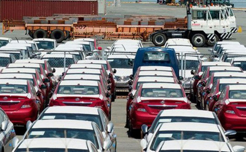 Trong 6 tháng đầu năm, lượng xe nhập khẩu vào Việt Nam giảm mạnh.