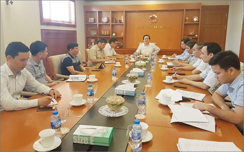 Bộ trưởng Phùng Xuân Nhạ - Trưởng Ban chỉ đạo họp với lãnh đạo Ban chỉ đạo thi THPT quốc gia năm 2018 và các đơn vị liên quan.