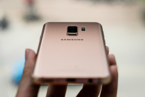 Galaxy S9 và S9+ vừa ra mắt tháng 3 và đang là smartphone cao cấp nhất của Samsung.