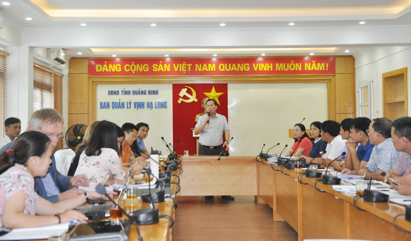 Đồng chí Phạm Hồng Hà, Trưởng Ban Quản lý Vịnh Hạ Long phát biểu tại buổi làm việc