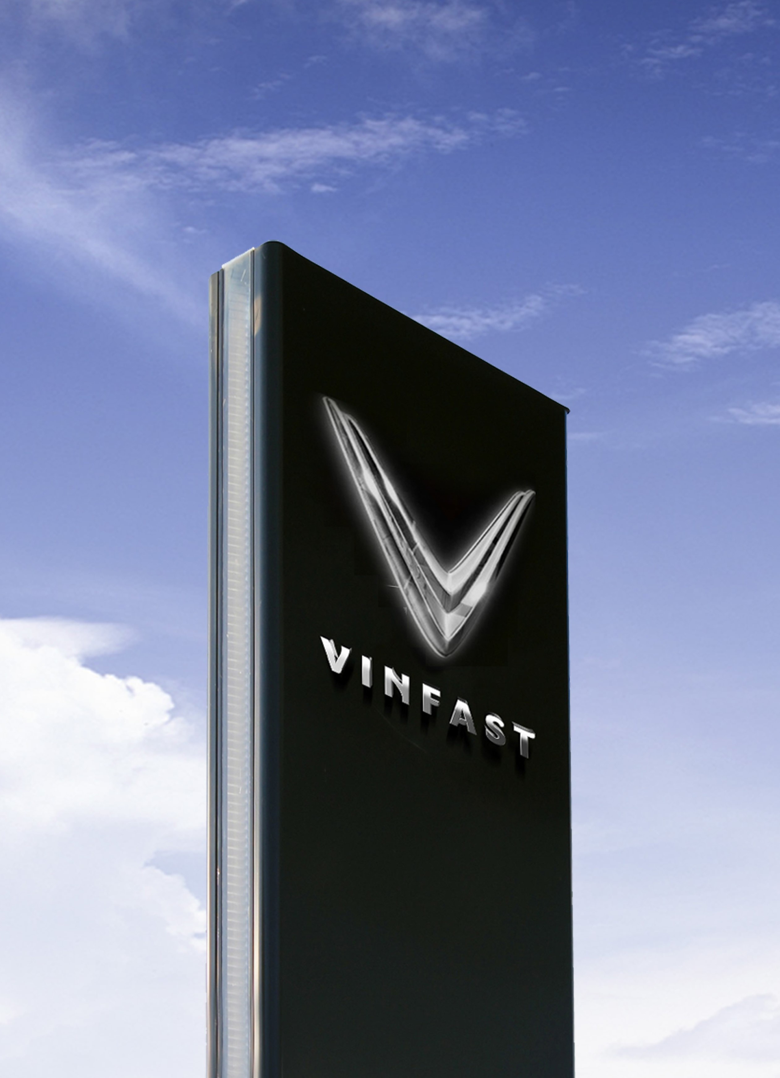 Mô phỏng hình ảnh cột thương hiệu dựng ở phía ngoài đại lý VinFast
