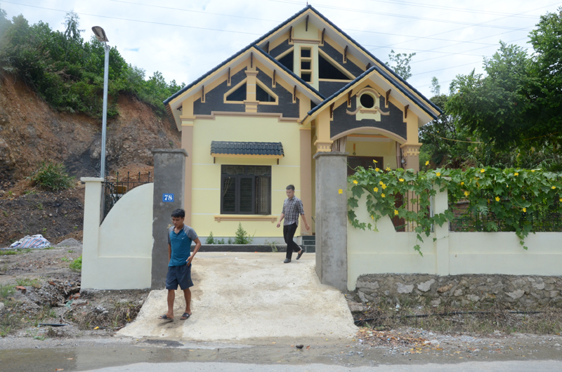 Ngôi nhà mới của gia đình anĐinh Xuân Bằng, khu 9, thị trấn Trới, huyện Hoành Bồ.