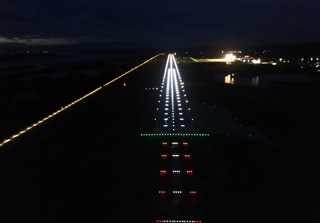 Hệ thống dẫn đường sân bay đêm Cảng hàng không quốc tế Vân Đồn.