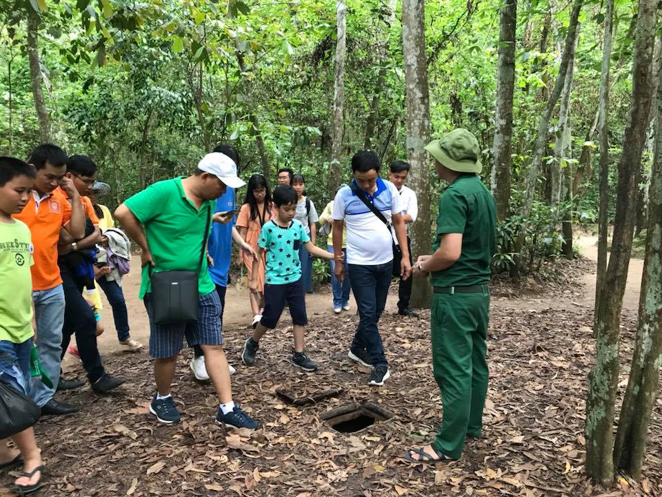 Cách trung tâm TP.HCM khoảng 70km về hướng Tây Bắc, địa đạo Củ Chi vừa là căn cứ địa vững chắc của Khu ủy Quân khu, Bộ tư lệnh Sài Gòn - Gia Định vừa là thế trận biến hóa, góp phần không nhỏ vào công cuộc thống nhất đất nước. Di tích hiện được bảo tồn ở hai khu vực Bến Dược và Bến Đình.