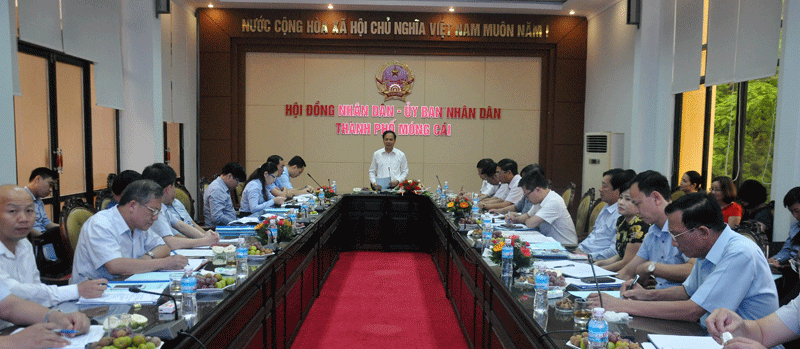Đồng chí Đặng Huy Hậu, Phó Chủ tịch Thường trực UBND tỉnh phát biểu kết luận tại hội nghị.