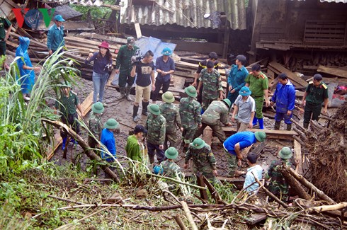 Cùng với công tác tìm kiếm các nạn nhân mất tích, công tác tái định cư cho người dân ở Lai Châu cũng đang được chính quyền địa phương quan tâm.