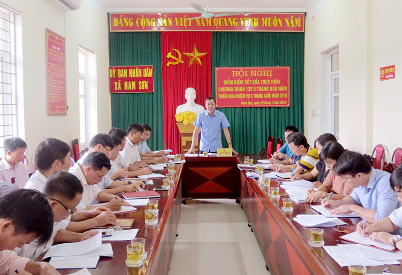 Lãnh đạo huyện Ba Chẽ kiểm tra việc thực hiện chương trình 135 tại xã Nam Sơn 