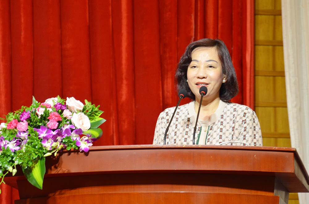 Đồng chí Vũ Thị Thu Thủy, Phó Chủ tịch UBND tỉnh phát biểu tại hội nghị