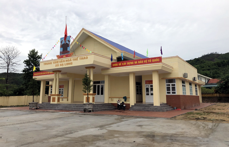 Trung tâm VH-TT xã Hạ Long (huyện Vân Đồn) mới được hoàn thành và đưa vào hoạt động nhằm giúp trẻ em trên địa bàn xã có nơi sinh hoạt thường xuyên