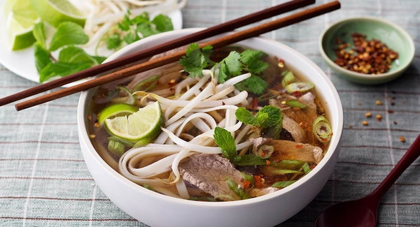 Việt Nam lọt top đầu 500 trải nghiệm đồ ăn tuyệt vời nhất thế giới - ảnh 1Phở luôn là một trong những món ăn Việt Nam được quốc tế biết tới nhiều nhất