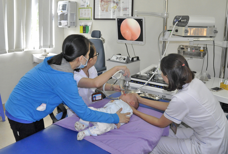 Nội soi họng cho trẻ tại Bệnh viện Sản nhi tỉnh