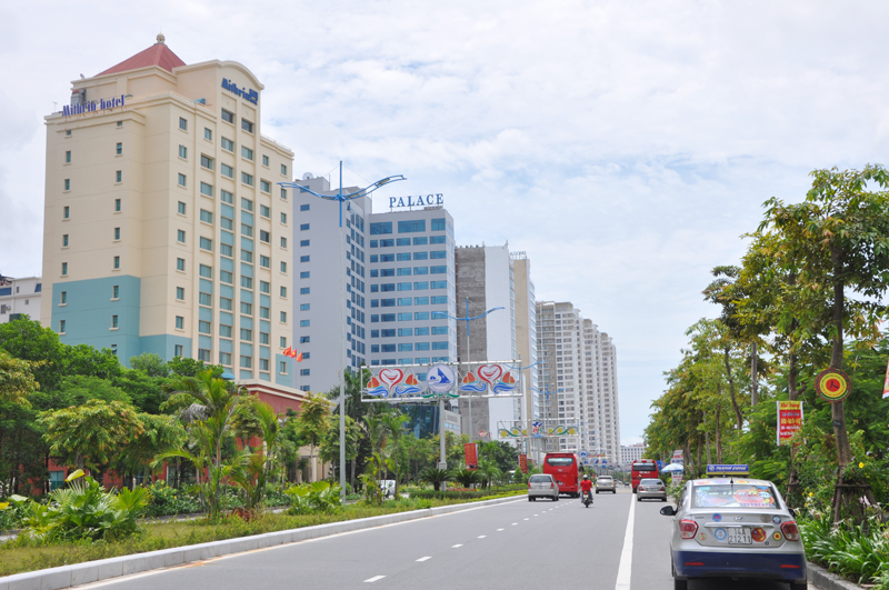 Đường Hoàng Quốc Việt, phường Hùng Thắng là một trong những con đường đẹp của TP Hạ Long