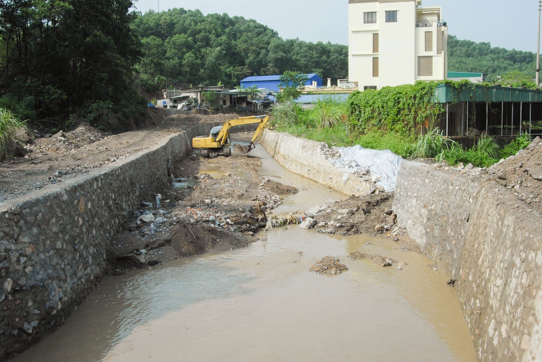 Suối Cầu Đen (phường Mông Dương, TP Cẩm Phả) được nạo vét, xây kè kiên cố.