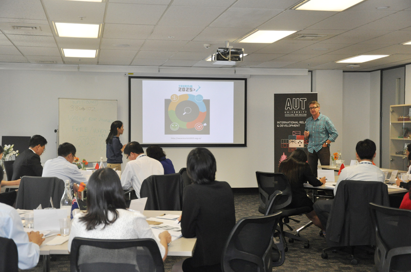 Một lớp bồi dưỡng cán bộ lãnh đạo, quản lý của tỉnh Quảng Ninh về quản lý du lịch bền vững và chiến lược phát triển điểm đến du lịch tại Trường ĐH Công nghệ Auckland (AUT), New Zealand