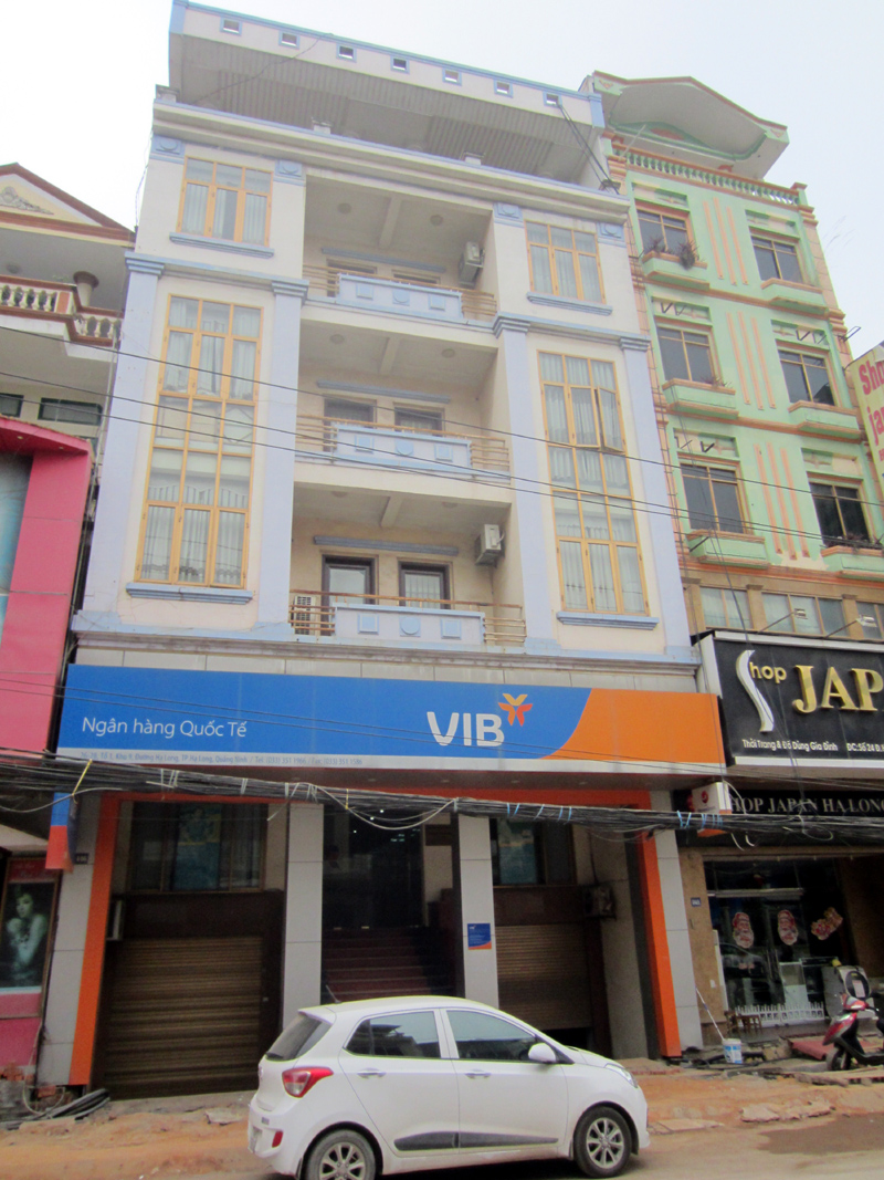 Phòng giao dịch Ngân hàng VIB Bãi Cháy nơi Bùi Phương Thảo thực hiện hành vi lừa đảo, chiếm đoạt tài sản. Ảnh: Nguyễn Quý (Báo Dân Việt Điện tử) 