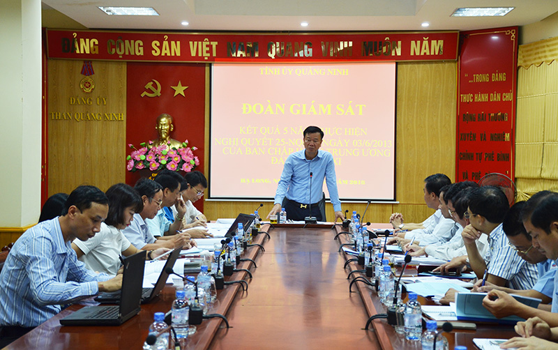 Đồng chí Nguyễn Văn Hưởng, Trưởng Ban Dân vận Tỉnh ủy phát biểu tại buổi làm việc. 