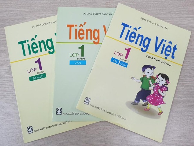 Sách Tiếng Việt 1 - Công nghệ giáo dục đang là tâm điểm gây tranh cãi