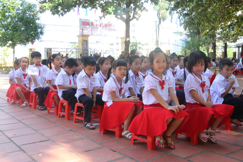 Năm học 2018 – 2019, toàn  huyện Cô Tô có 165 học sinh bước vào lớp 1.