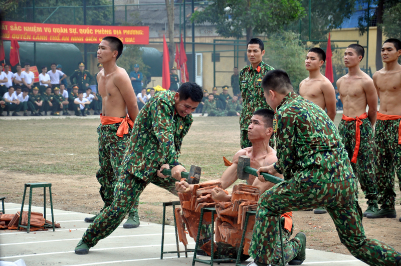 Đại đội Trinh sát (Bộ CHQS tỉnh) thường xuyên tổ chức huấn luyện, nâng cao khả năng tác chiến cá nhân. Ảnh: Lưu Linh