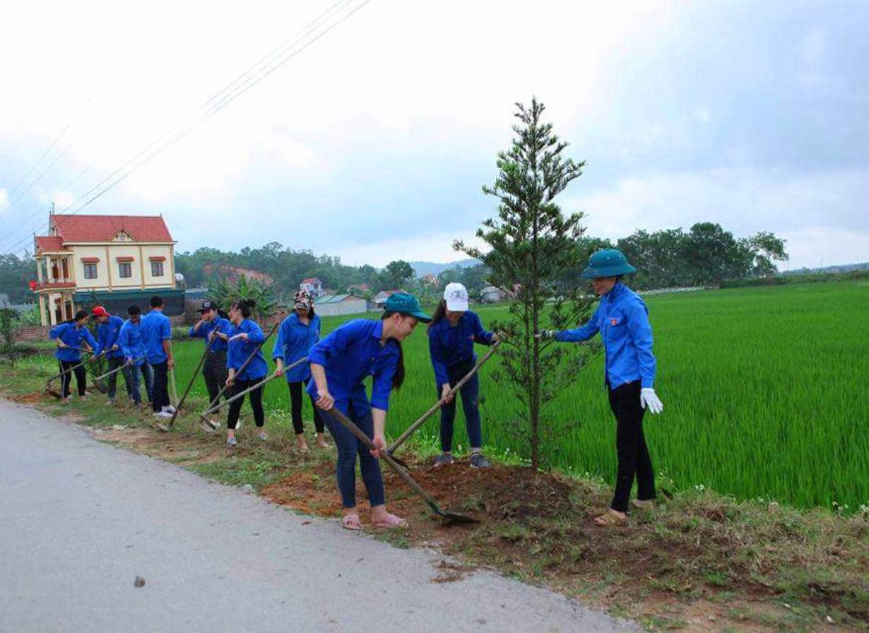 Đoàn viên thanh niên xã Sông Khoai, TX Quảng Yên tham gia xây dựng nông thôn mới kiểu mẫu