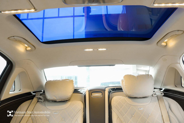 Mercedes-Maybach tối ưu nội thất cho hành khách ngồi sau.