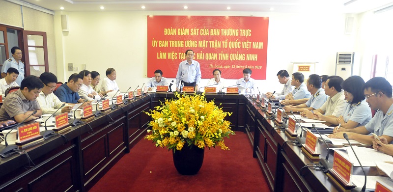 Đồng chí Trần Thanh Mẫn, Bí thư Trung ương Đảng, Chủ tịch Ủy ban Trung ương MTTQ Việt Nam phát biểu tại cuộc làm việc.