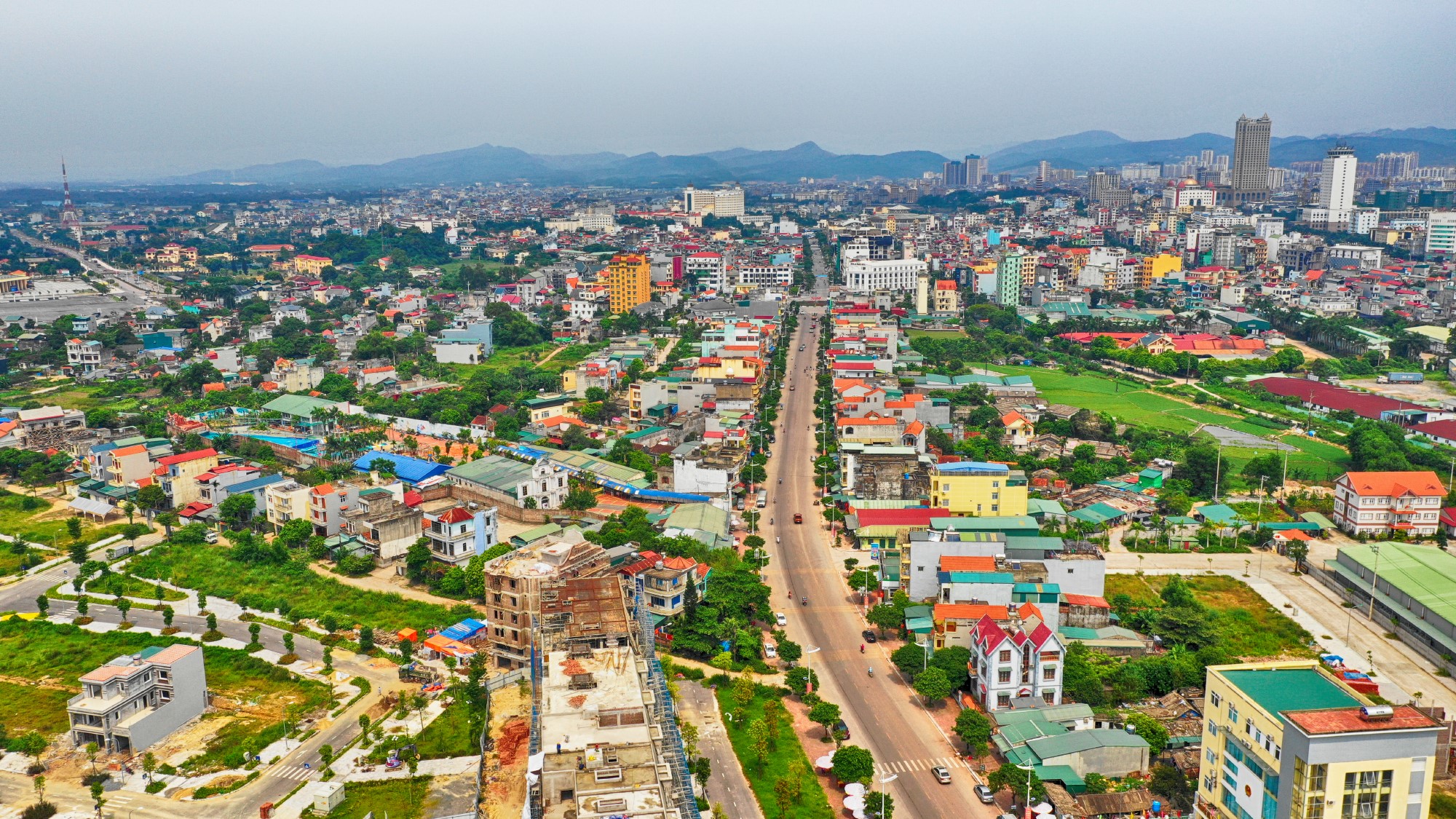Thành phố Móng Cái đã và đang phát triển trở thành một đô thị hiện đại.