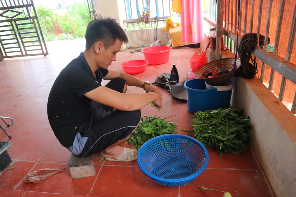 Anh Đỗ Văn Xiêng, đối tượng được hỗ trợ cai nghiện tại gia đình ở thôn 6, xã Liên Hòa, TX Quảng Yên, đến nay sức khỏe đã dần ổn định