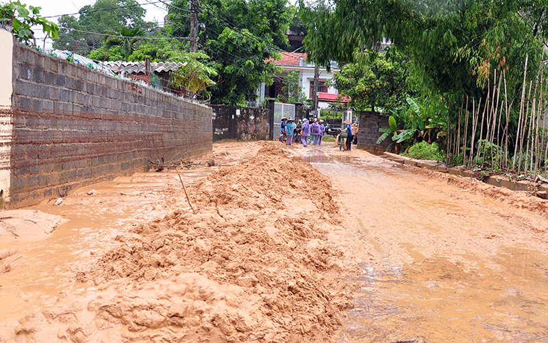 Các địa phương chủ động ứng phó mưa lũ, sạt lở đất.