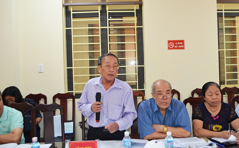 ông Nguyễn Đình Bảng trình bày nội dung khiếu nại tại buổi đối thoại