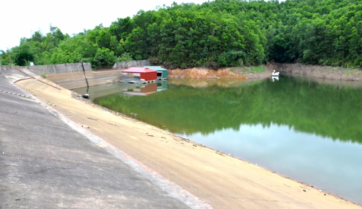 Công trình hồ Khe Mai (xã Đoàn kết, huyện Vân Đồn) đang được Sở NN&PTNT tham mưu UBND tỉnh cho phép chuyển giao từ địa phương về Công ty TNHH MTV thủy lợi Yên Lập quản lý