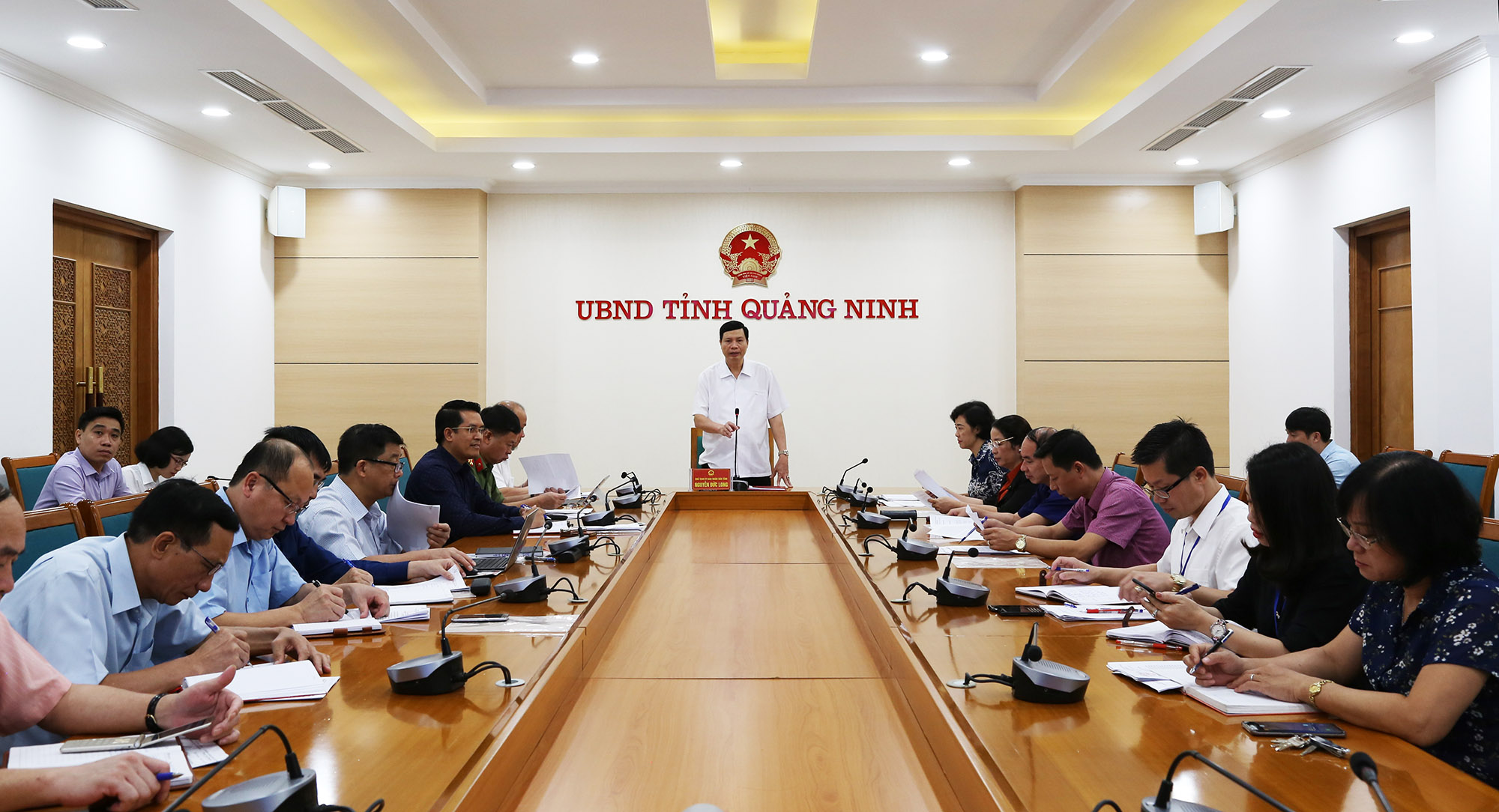 Đồng chí Nguyễn Đức Long, Phó Bí thư Tinh ủy, Chủ tịch UBND tỉnh, chủ trì hội nghị.